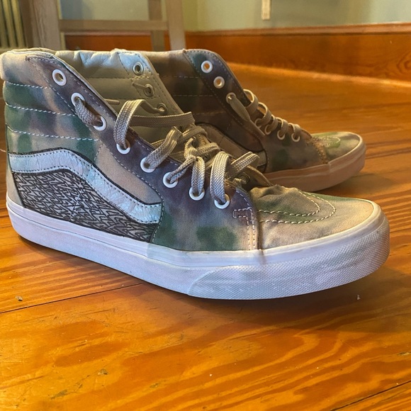 **CUSTOM Vans high tops** - Picture 6 of 7